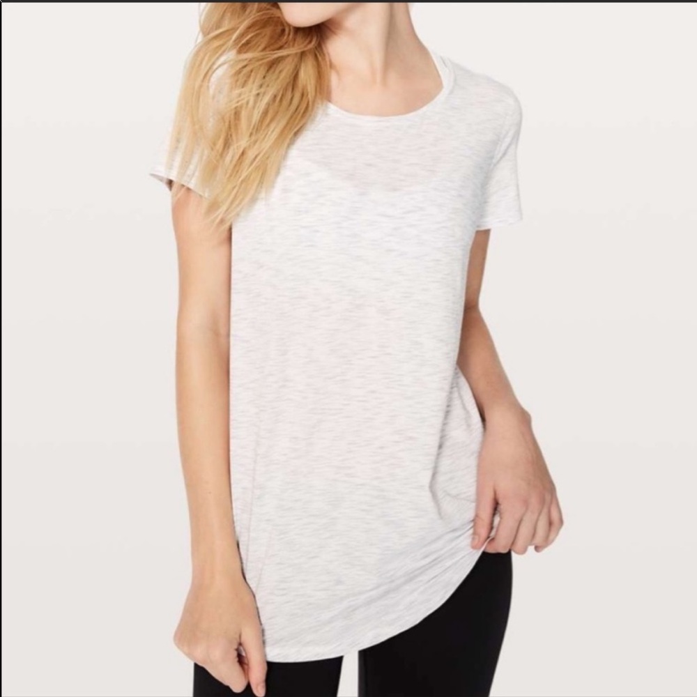 Lululemon size 4 love crew tee